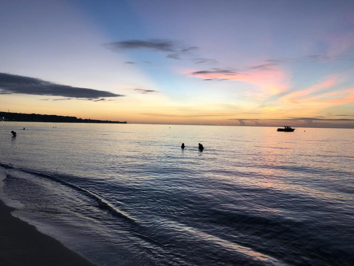 Marriott White Sands, Beachfront Condo At Negril Beach Club Экстерьер фото