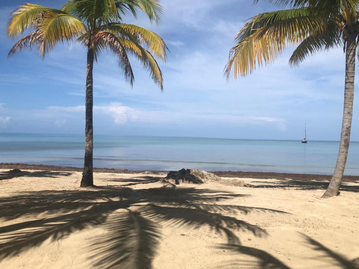 Marriott White Sands, Beachfront Condo At Negril Beach Club Экстерьер фото