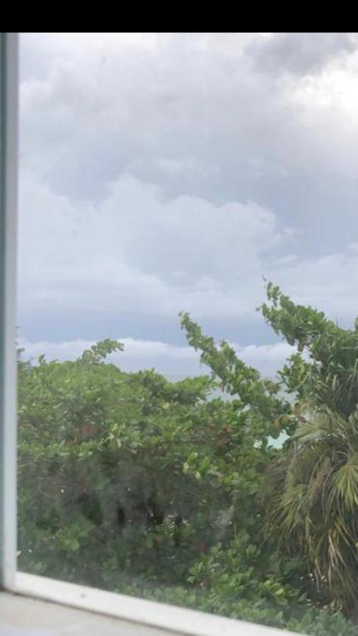 Marriott White Sands, Beachfront Condo At Negril Beach Club Экстерьер фото