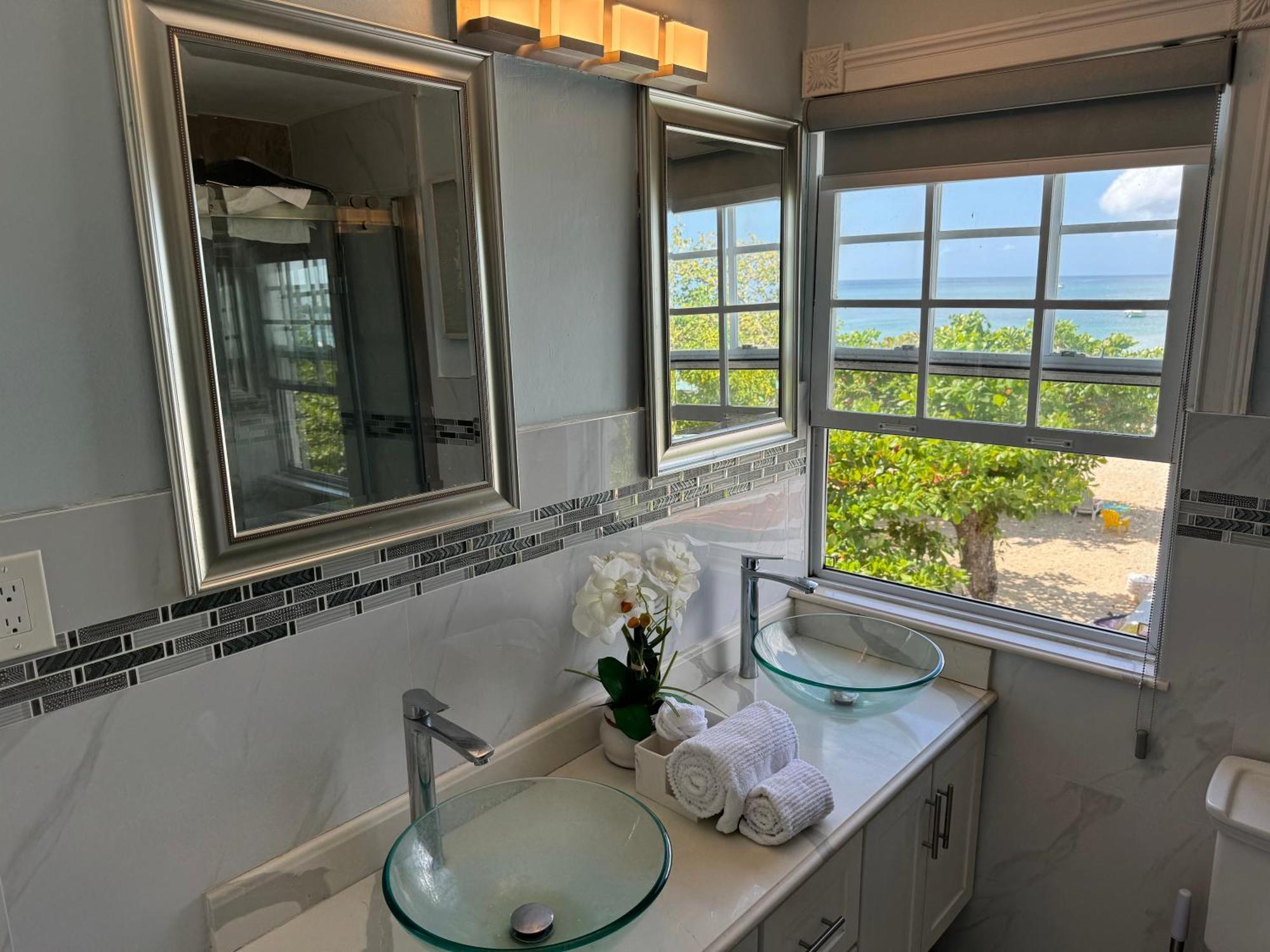 Marriott White Sands, Beachfront Condo At Negril Beach Club Экстерьер фото