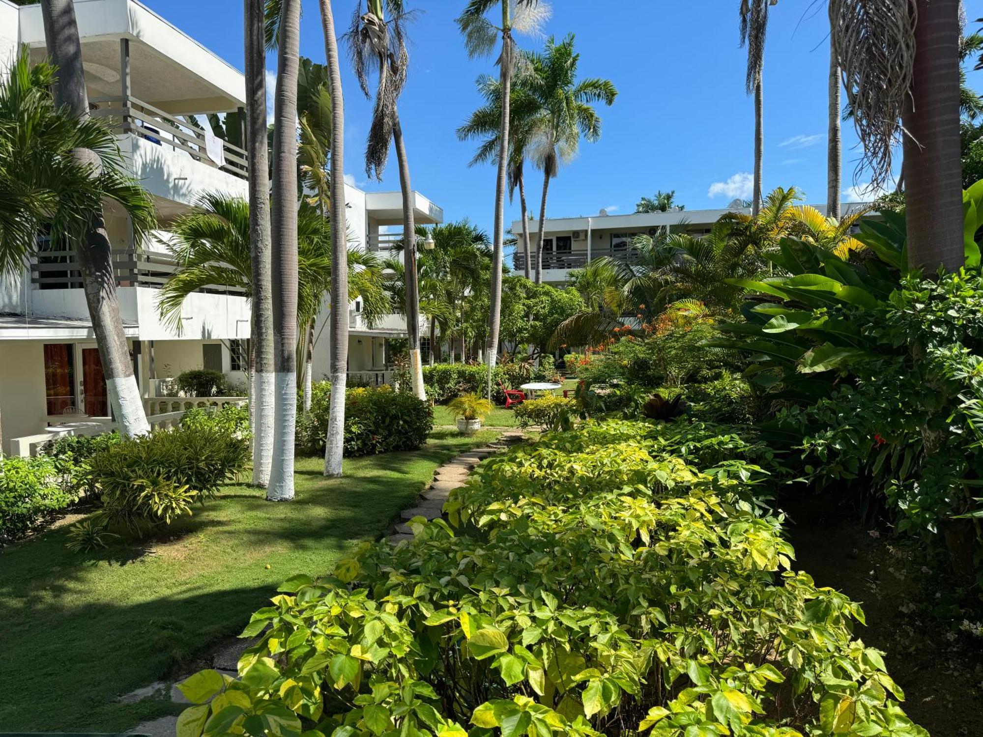 Marriott White Sands, Beachfront Condo At Negril Beach Club Экстерьер фото