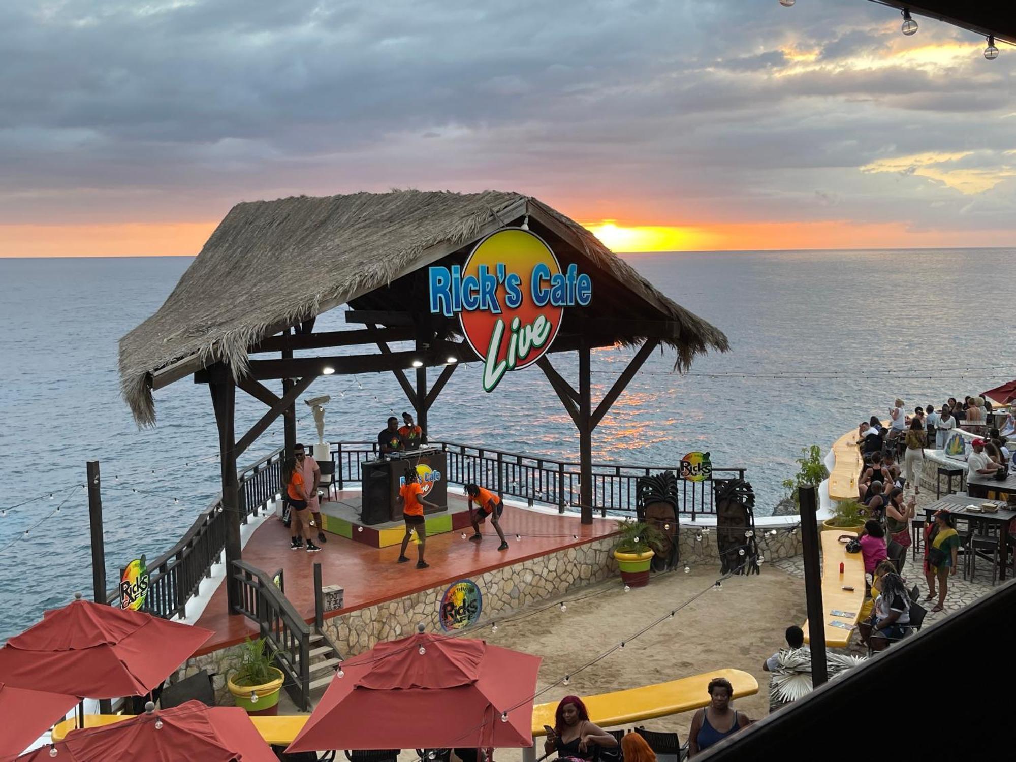 Marriott White Sands, Beachfront Condo At Negril Beach Club Экстерьер фото